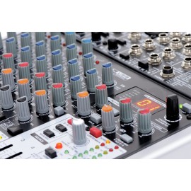 Смесителен пулт 4 моно + 2 стерео BEHRINGER X1204USB XENYX